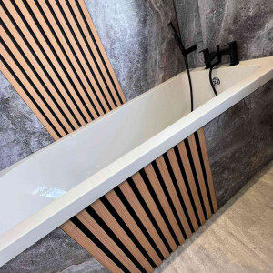 wood paneling bath to wall
