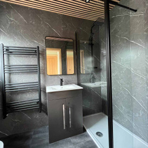 bathroom grey mirror clean